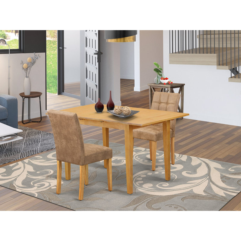 L'ensemble de salle à manger 3 pièces comprend une table de salle à manger en bois et 2 chaises de salle à manger modernes en tissu texturé brun