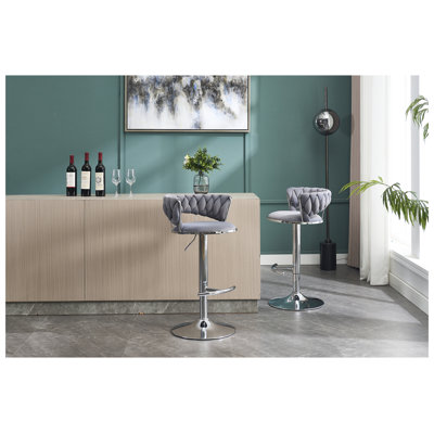 Ensemble de 2 tabourets de bar, avec repose-pieds chromé et base pivotante en velours à levage mécanique réglable + tabouret de bar simple à pieds chromés - Gris
