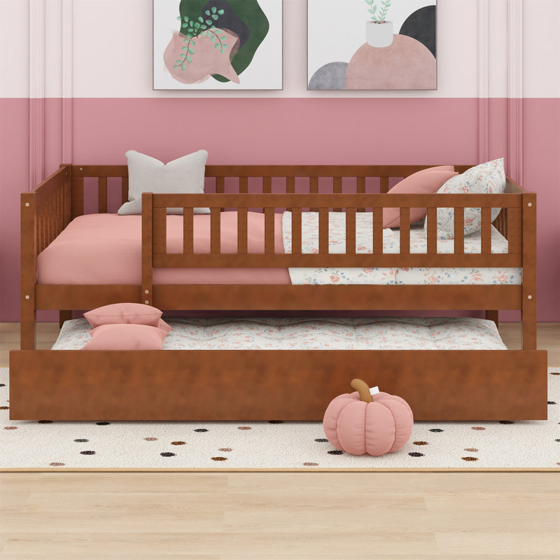 Shanovia Daybed, Walnut