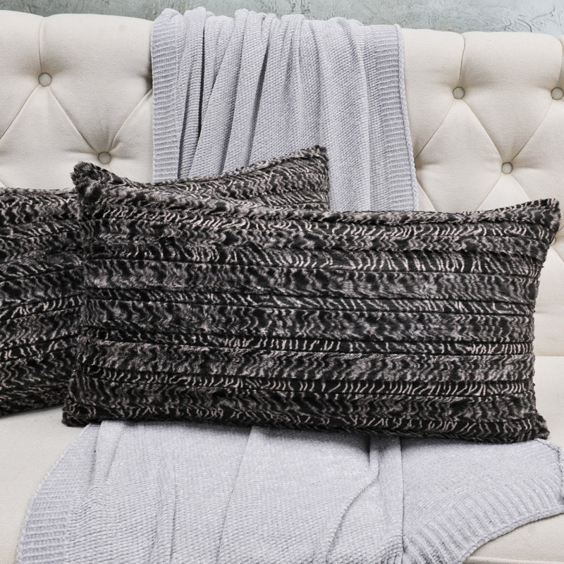 Housses de coussin en fausse fourrure, 14 po x 26 po, Bénin
