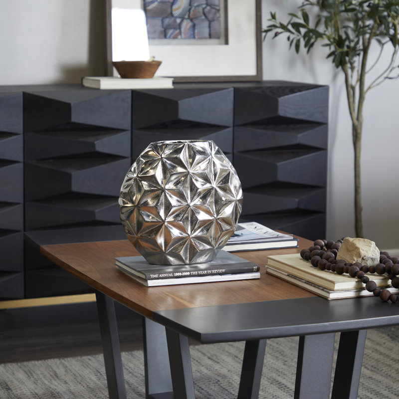 Vase en aluminium, Argent, H 11,2 po x l 12,25 po x P 4,2 po