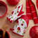 Ensemble de 2 mini-gants de cuisine FIESTA Falling Strawberries, rouge écarlate, 5,5 po x 8 po