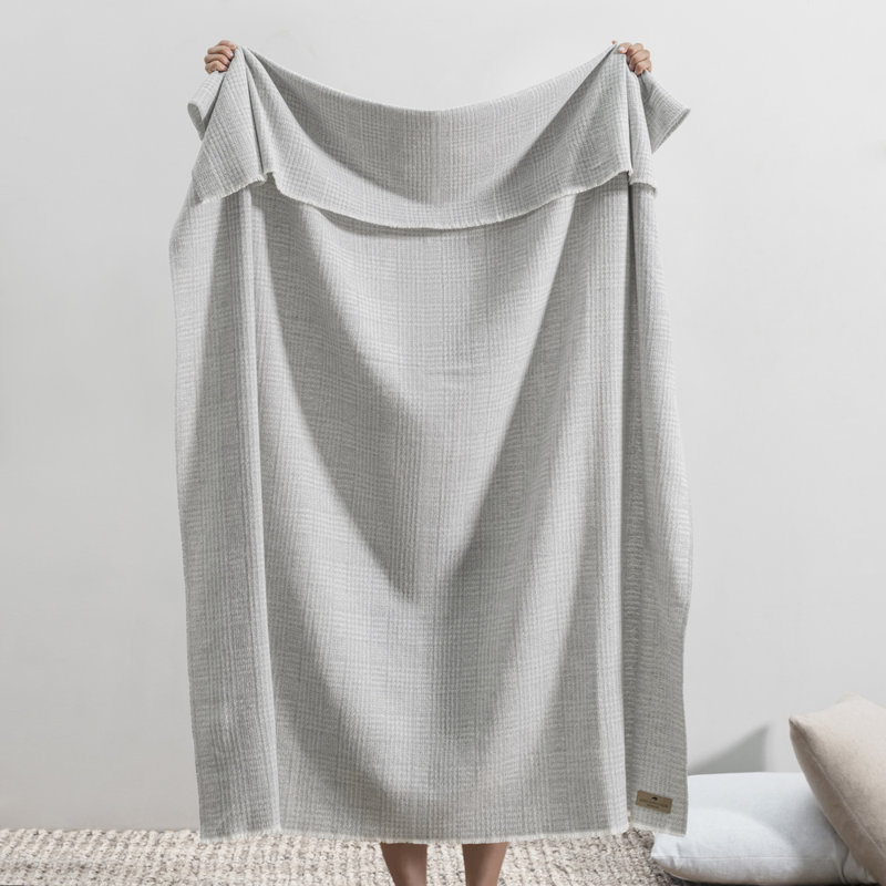 Sutton Plaid Throw, Light Gray Houndstooth