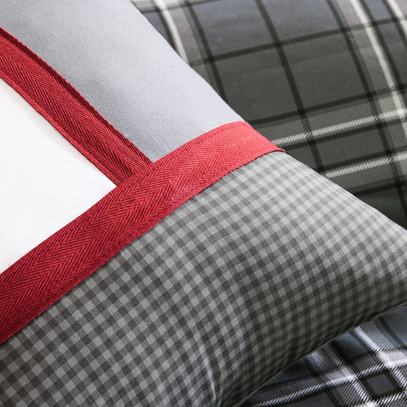 King/ King Plaid Comforter With 100% Construction And Decorative Details In Modern Square Pillows, King Comforter