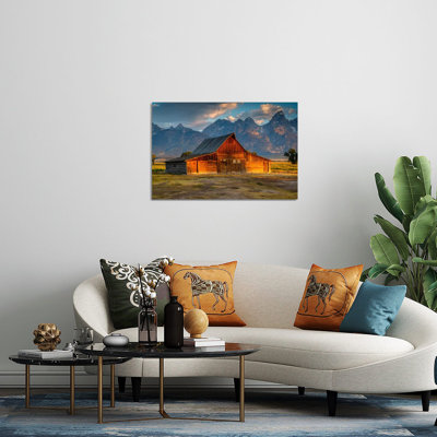 " Old Barn " by Sergio Lanza