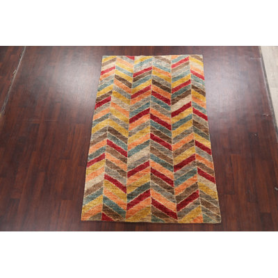 Tapis unique en jute noué à la main 5 pi x 7 pi 11 po nouvel âge en rouge / jaune / bleu