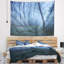 Paysage avec sentier tapissier bleu d'automne-28502203