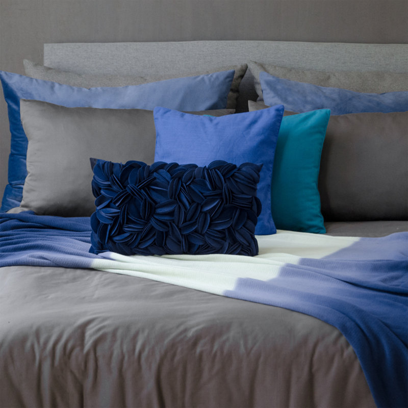 Housse de coussin brodée, Rectangle H 12 po x l 20 po, Bleu marine - Suède uni