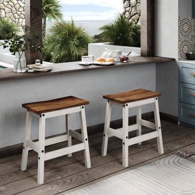Ensemble de 2 tabourets de cuisine en bois Delja | August Grove®