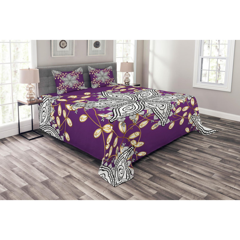 Traditional Polyester Floral Coverlet, King Coverlet + 2 Shams