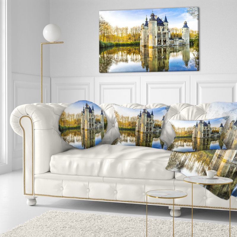 Coussin lombaire imprimé paysage médiéval