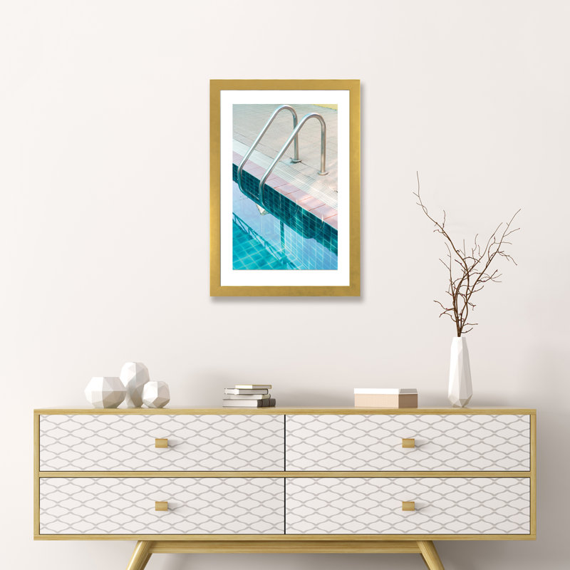 « rétro piscine piscine »-impression photo, Papier encadré doré, H 32 po x l 24 po x P 1 po