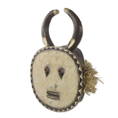 Masque de bois de danse africaine wan