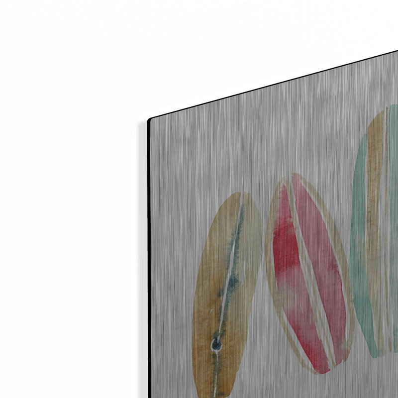 «Surfboard In A Row» par Katrina Pete