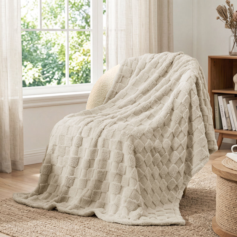 Couverture polaire à carreaux Bedsure, décoration mignonne pour la maison, 213 cm × 229 cm, Lit double, Taupe clair