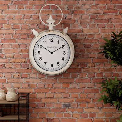 Cleorand Metal Wall Clock