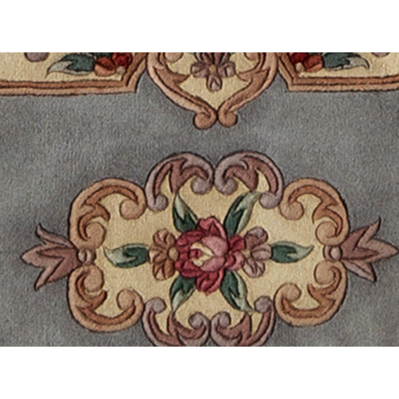 Area Rug in Gray And Ivory