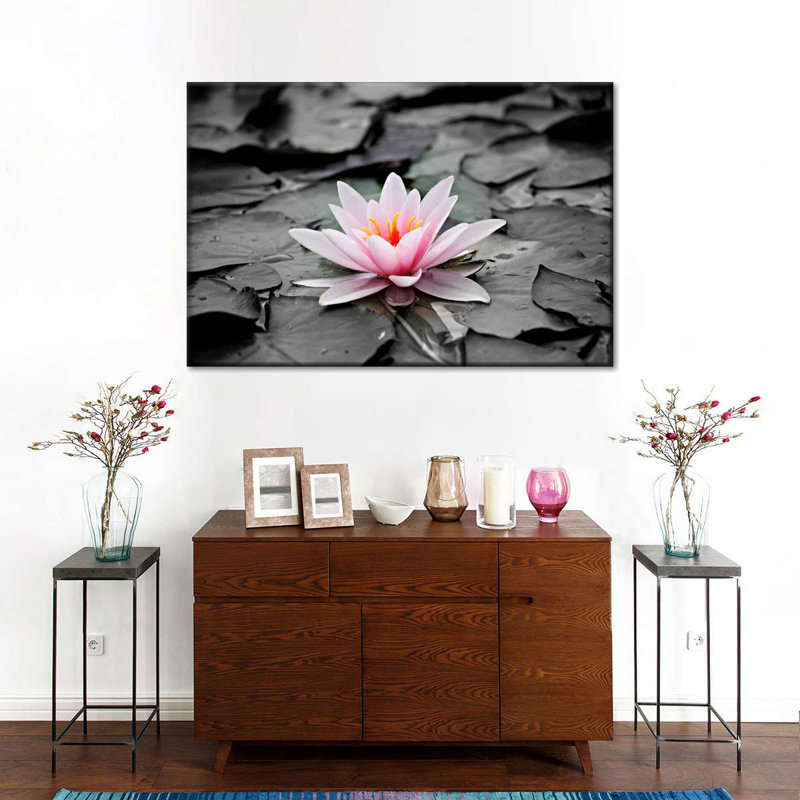 Fleur de lotus sur toile, H 8 po x l 12 po x P 1 po