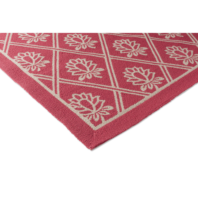 Tapis intérieur / extérieur rectangulaire en polypropylène crocheté à la main rouge / crème, Rectangle 4 pi 7 po x 6 pi 7 po