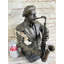 Sculpture en bronze d'une statue d'un musicien de saxophone de jazz noir afro-américain, signée
