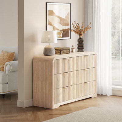 Commode en bois cannelée à 6 tiroirs Monténégro avec quincaillerie dorée