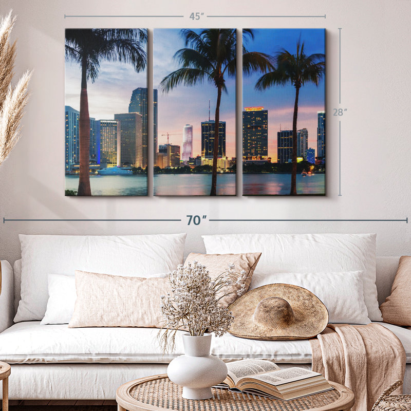 «Miami Skyline At Dusk» sur toile, H 28 po x l 45 po