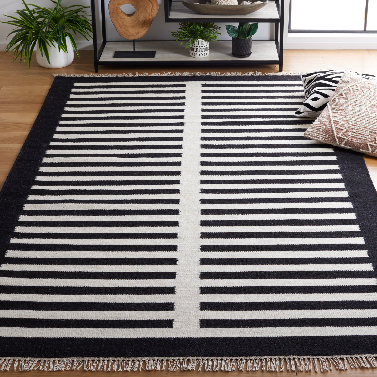 Delia Rug, Rectangle 6' x 9'
