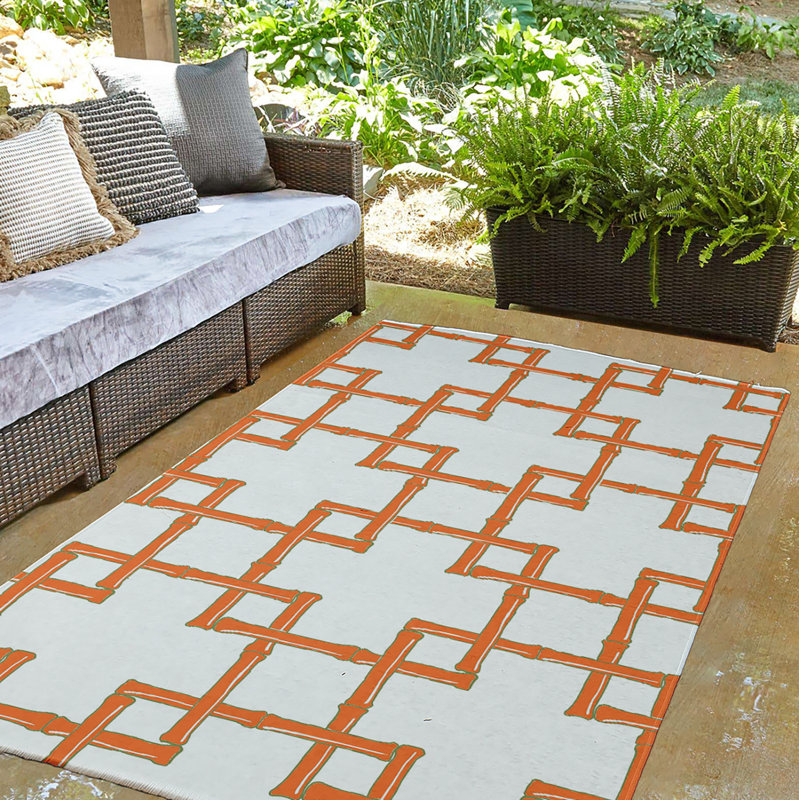 Chenille Geometric Indoor Rug, Round 5'