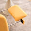 Chaise berçante d'appoint jaune avec repose-pieds et pieds en bois d'hévéa à haut dossier-902702763