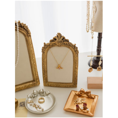 Jewelry Stand +