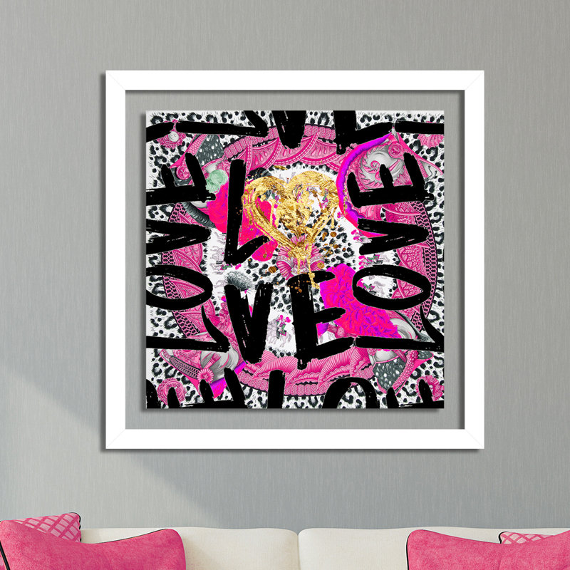 «Love Me in Pink», impression, H 27,5 po x l 27,5 po x P 0,75 po, Avec cadre en plexiglas noir