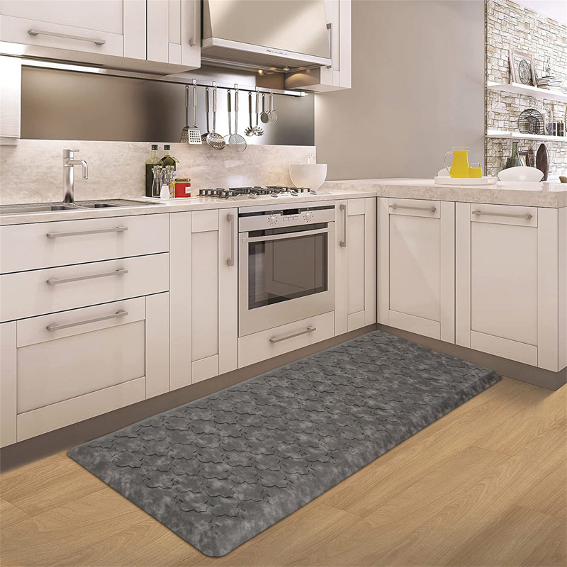 Tapis de cuisine Makasha, Tapis de couloir 1 pi 8 po x 4 pi, Gris argenté