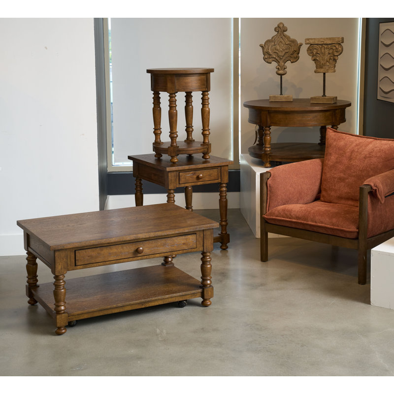 Petite table de bout Eastlake, Petit