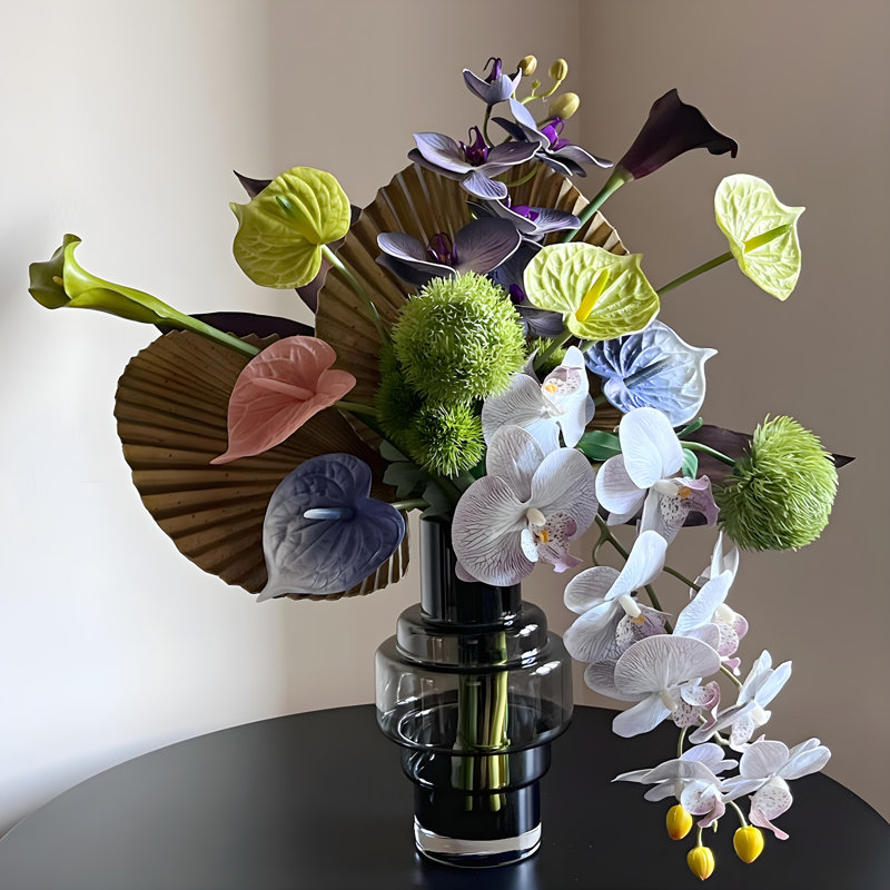 Ornements de fleurs simulées