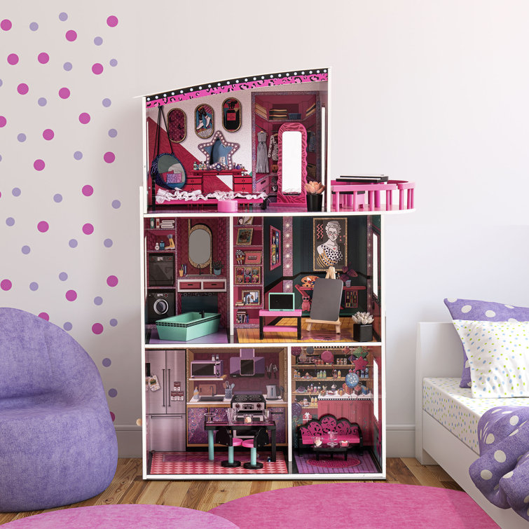 A vintage pink bathroom for the dollhouse - including World of