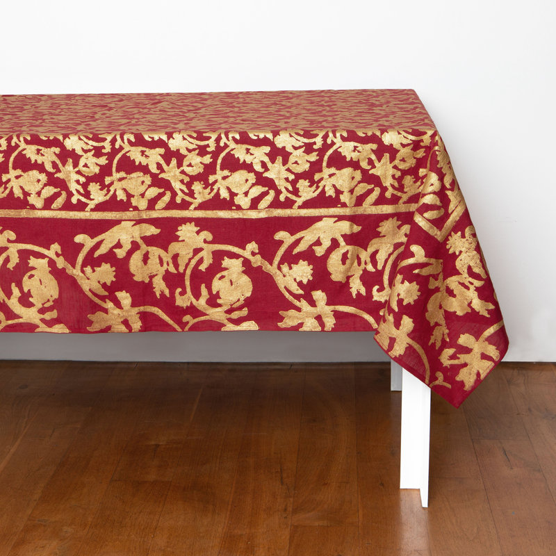 Saint-Rémy DOr Handmade Floral Tablecloth, 106" x 71", Rouge