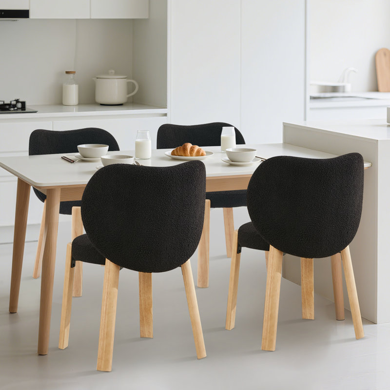 Accent in Black