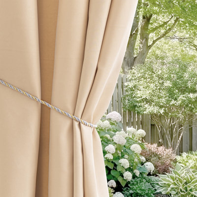 Panneau de rideau simple d'extérieur imperméable avec œillets noir et blanc Abba