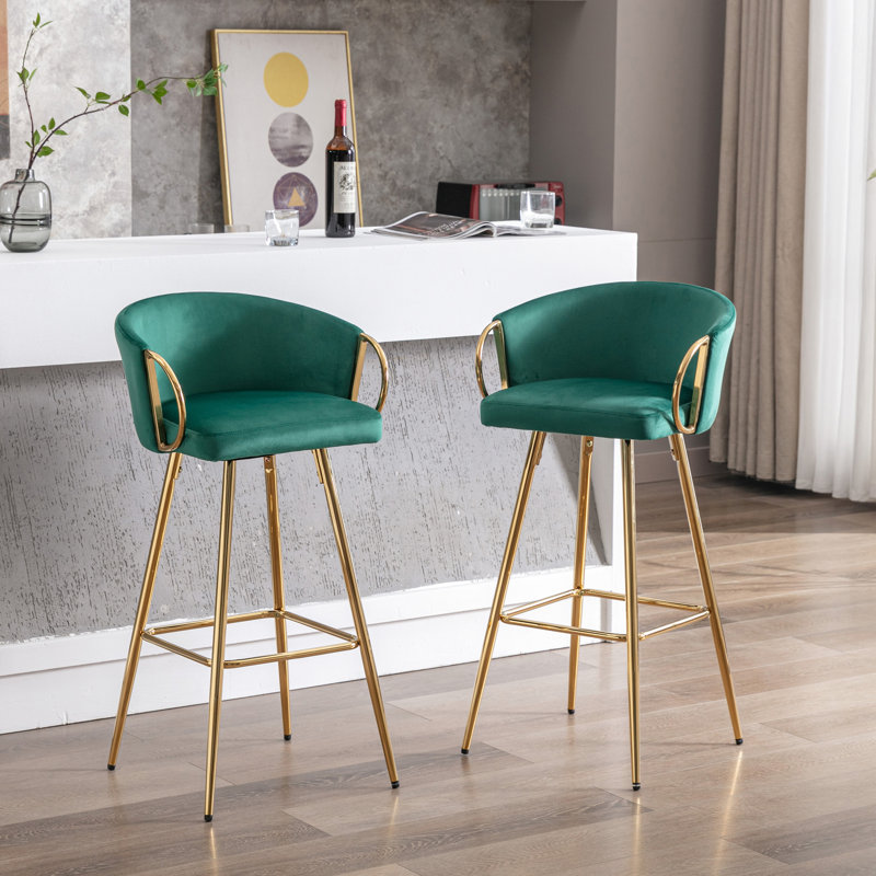 De 2 tabourets de bar, 26 po, siège en tissu avec repose-pieds et base, pieds dorés, conception pratique de 2 po, revêtement en velours, option de sièges élégants