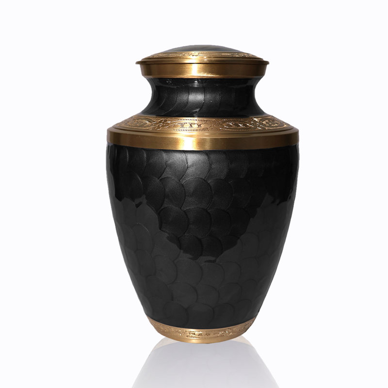 Urnes commémoratives, Noir, noir, noir, noir