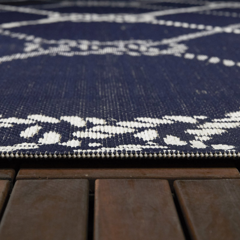 Tapis intérieur / extérieur bleu marine Wynne, Rectangle 5 pi 3 po x 7 pi