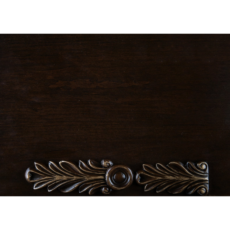 Table de bout en marbre de luxe traditionnelle formelle de 1 pièce avec finition cerisier et garniture dorée, forme rectangulaire, pied classique, détails en faux bois de style assemblage simple, requis