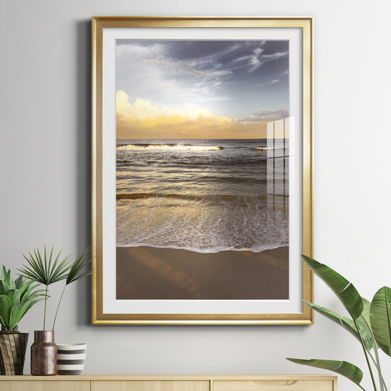 Evening Waves - Reproduction de photo sur papier encadrée, H 30,5 po x l 42,5 po x P 1,5 po, Doré