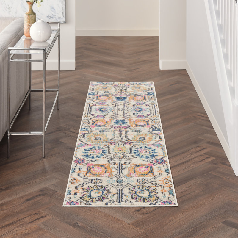 Tapis floral ivoire / jaune / bleu Doyon, Tapis de couloir 1 pi 10 po x 6 pi