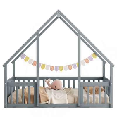 Lit simple en bois en forme de maison avec clôture, garde-corps, naturel