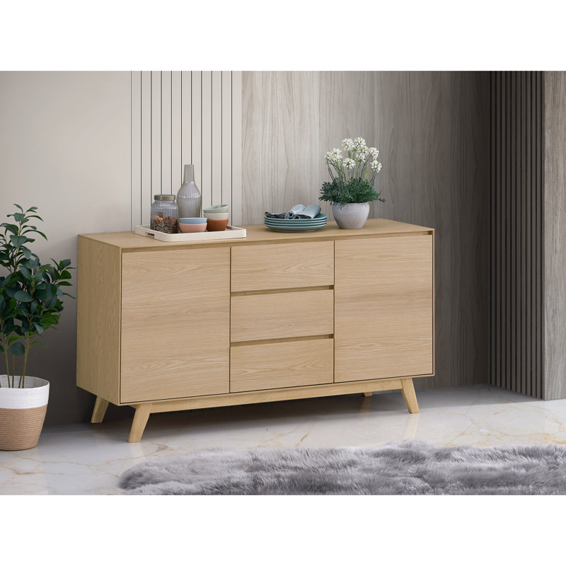 Desserte en chêne - Mobilier de salle à manger fonctionnel. Tiroir 3/4 avec extension. Doublé de feutre pour l'article. Fabriqué à partir de bois. Tablette spacieuse. Desserte en bois synthétique. 18 po de profondeur, 55 po de largeur, 30 po