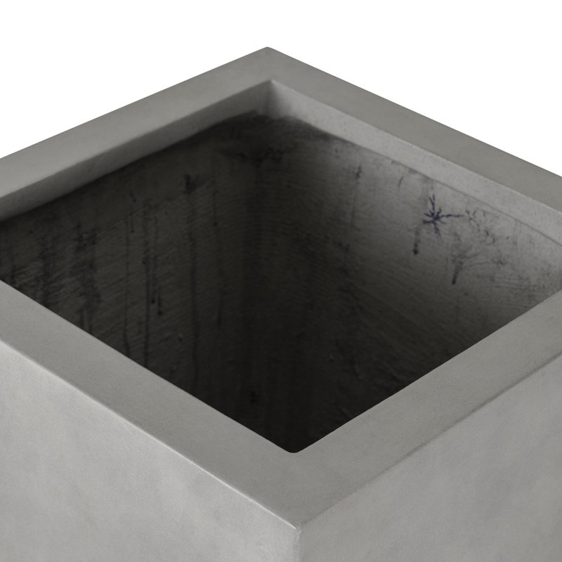 Kiro Planter, 32" H x 18" W x 18" D
