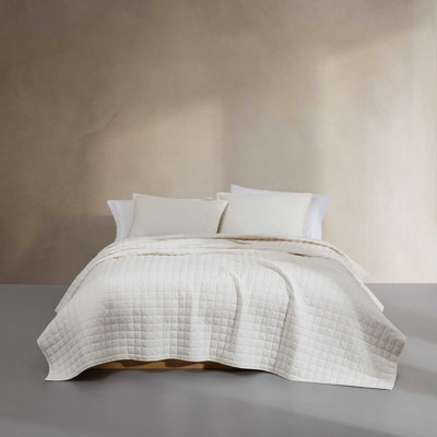 Calvin Klein Signature Tencel Beige Quilt Set