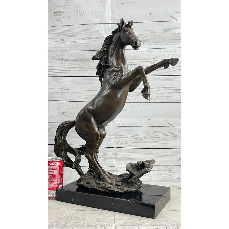 Statue étalon sauvage Stathelle