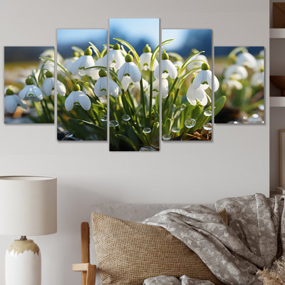 White Green Snowdrops Field III - Floral Wall Decor - 5 Panels
